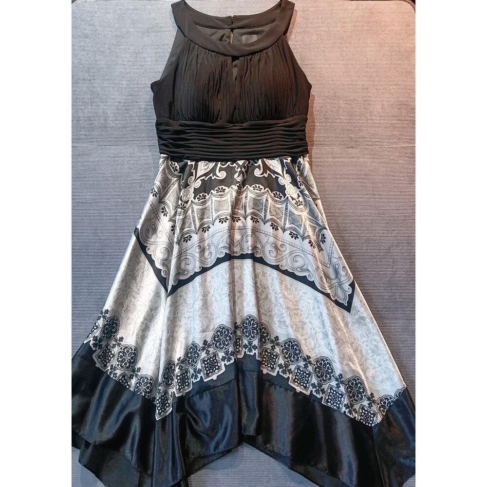 Melrose Social Formal Black and‎ Silver Patterned Dress. Size 14